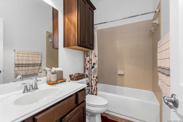 21703 Givenchy Hl, San Antonio, TX 78256