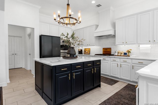 21703 Givenchy Hl, San Antonio, TX 78256
