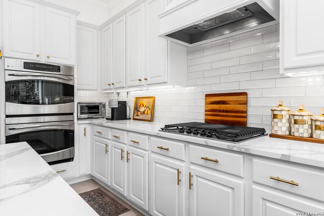 21703 Givenchy Hl, San Antonio, TX 78256