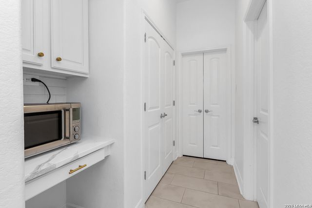 21703 Givenchy Hl, San Antonio, TX 78256