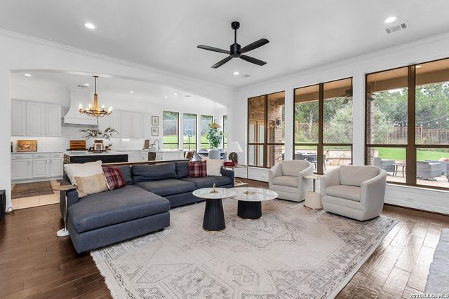 21703 Givenchy Hl, San Antonio, TX 78256