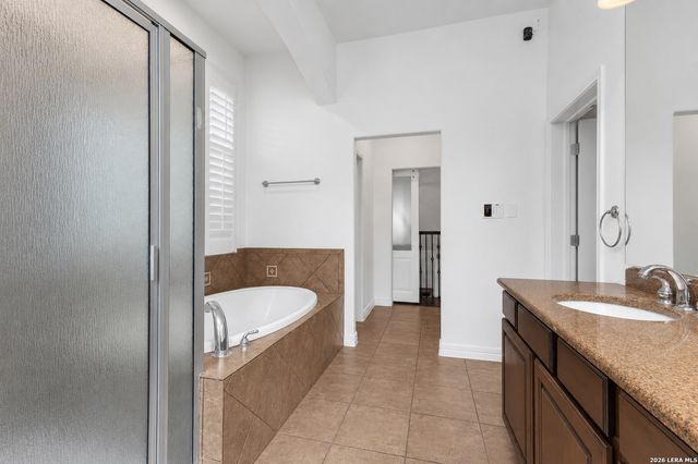 21703 Givenchy Hl, San Antonio, TX 78256