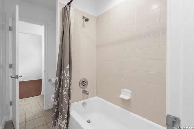 21703 Givenchy Hl, San Antonio, TX 78256