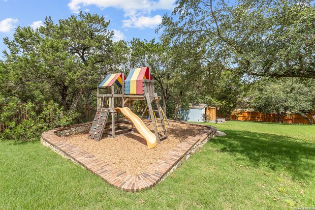 21703 Givenchy Hl, San Antonio, TX 78256