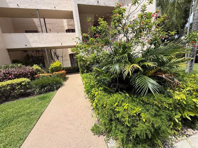 7472 LA PAZ Boulevard 102, Boca Raton, FL 33433