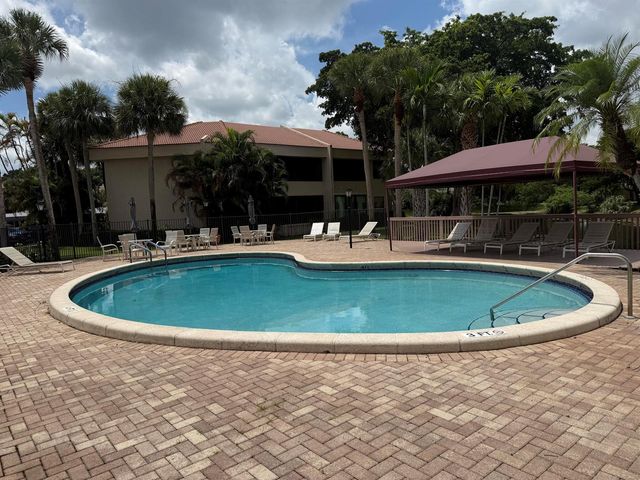 7472 LA PAZ Boulevard 102, Boca Raton, FL 33433