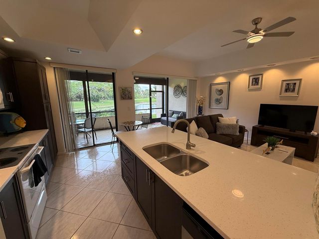 7472 LA PAZ Boulevard 102, Boca Raton, FL 33433