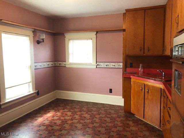 695 S Court Street, Medina, OH 44256