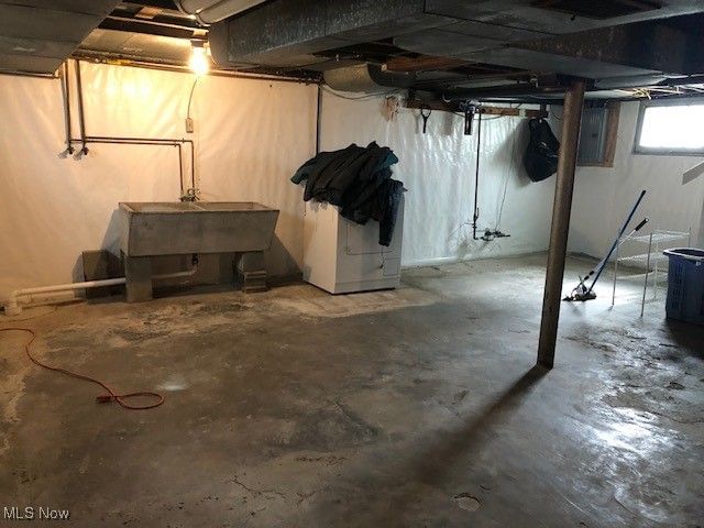 695 S Court Street, Medina, OH 44256