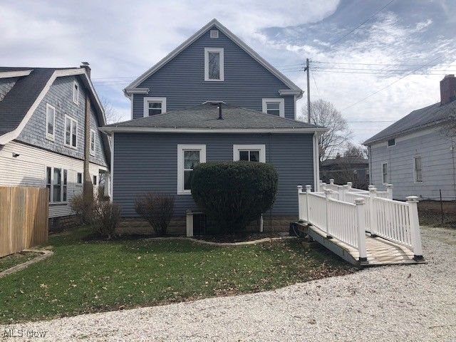 695 S Court Street, Medina, OH 44256