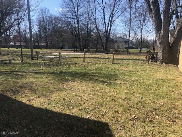 695 S Court Street, Medina, OH 44256