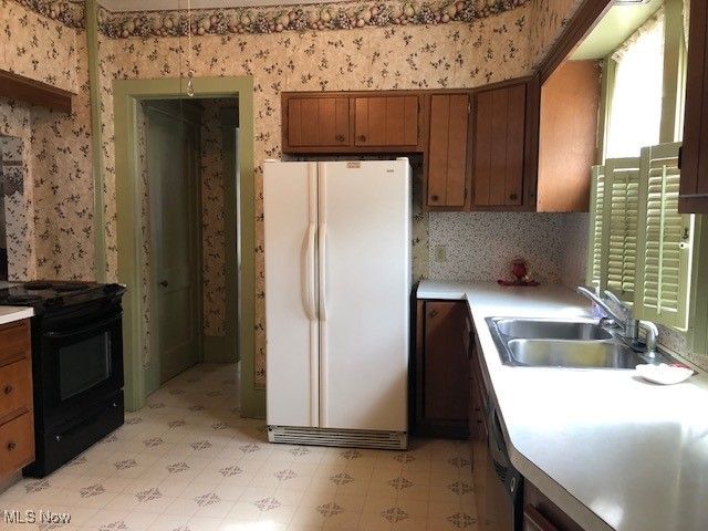 695 S Court Street, Medina, OH 44256