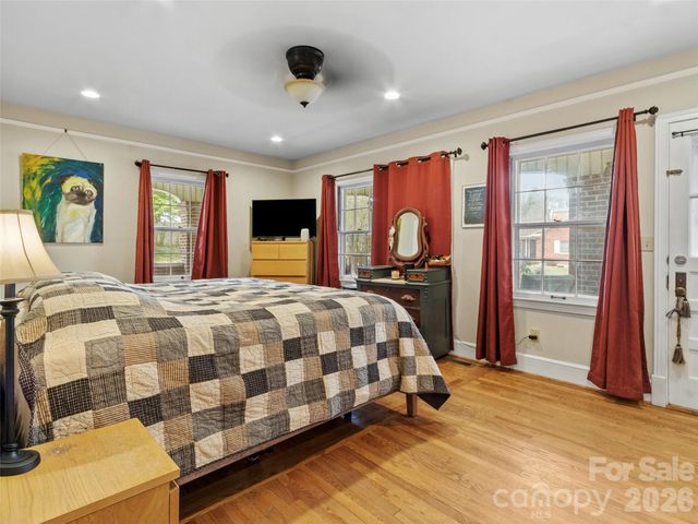 506 W Main Street, Burnsville, NC 28714