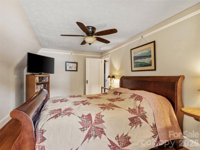 506 W Main Street, Burnsville, NC 28714