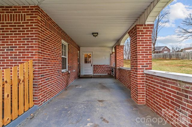 506 W Main Street, Burnsville, NC 28714
