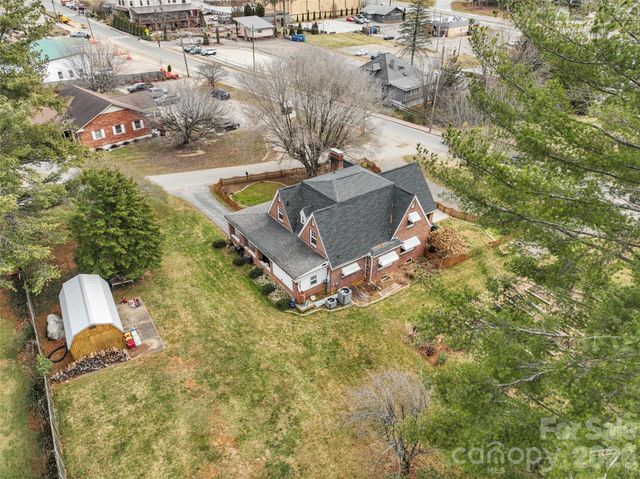 506 W Main Street, Burnsville, NC 28714