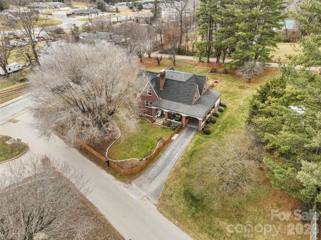 506 W Main Street, Burnsville, NC 28714
