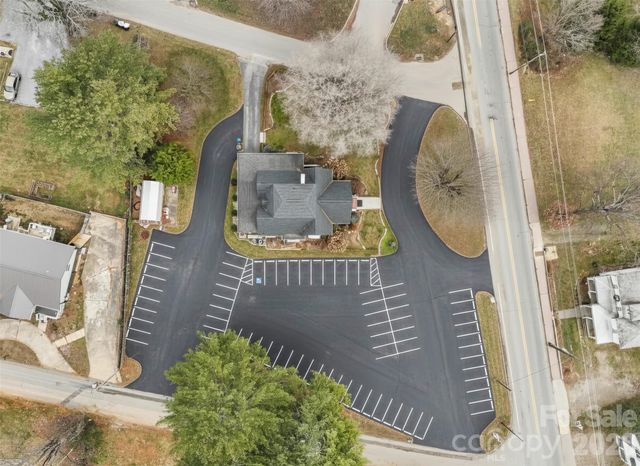 506 W Main Street, Burnsville, NC 28714