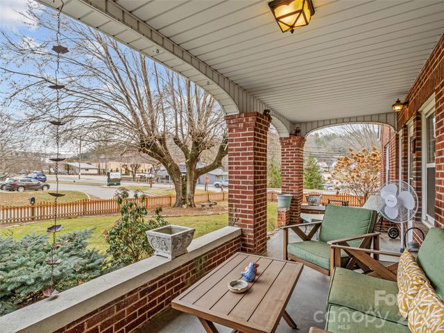 506 W Main Street, Burnsville, NC 28714