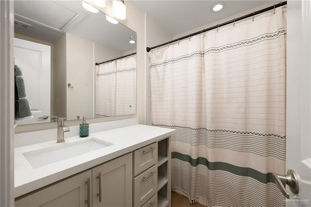 1007 W Sycamore Avenue, Alton, TX 78572