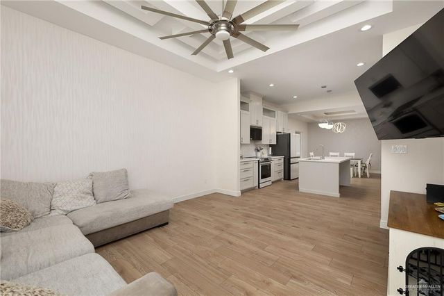 1007 W Sycamore Avenue, Alton, TX 78572