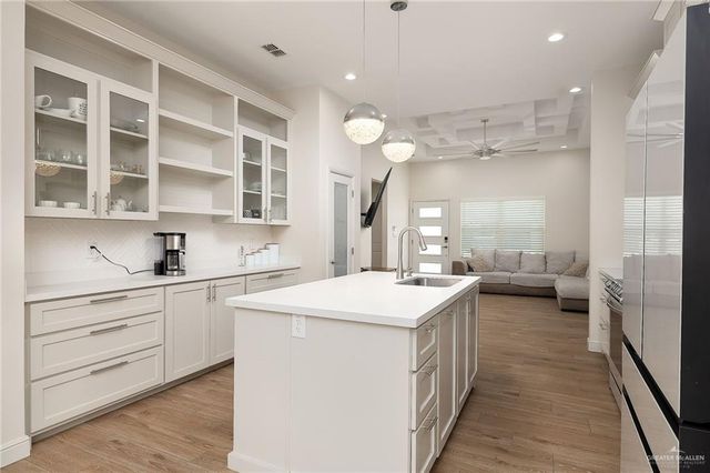 1007 W Sycamore Avenue, Alton, TX 78572
