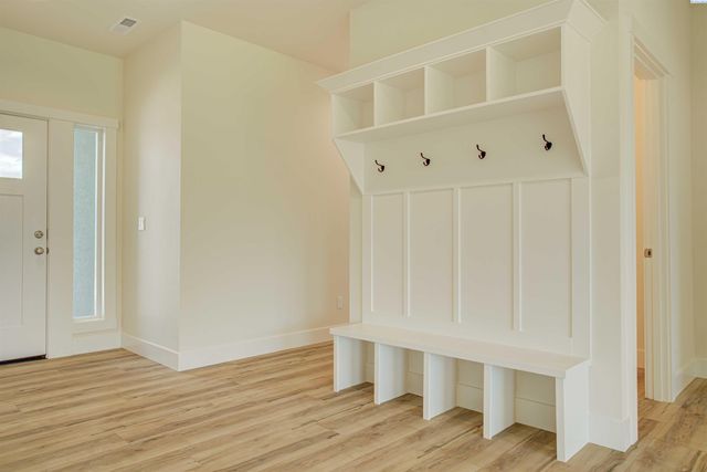9418 Balflour Ct, Pasco, WA 99301