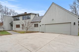 29475 S Woodland Road, Pepper Pike, OH 44124