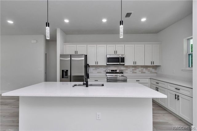 7658 N Voyager Drive, Citrus Springs, FL 34433