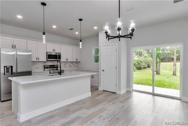 7658 N Voyager Drive, Citrus Springs, FL 34433