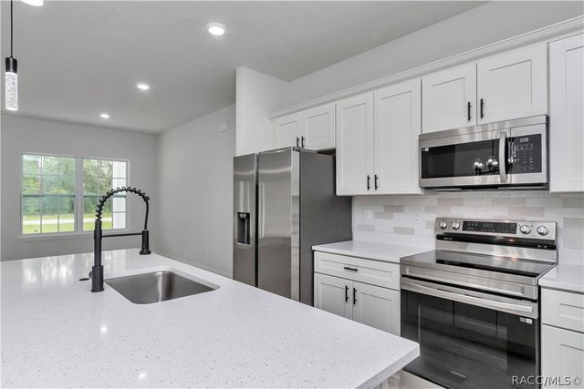 7658 N Voyager Drive, Citrus Springs, FL 34433