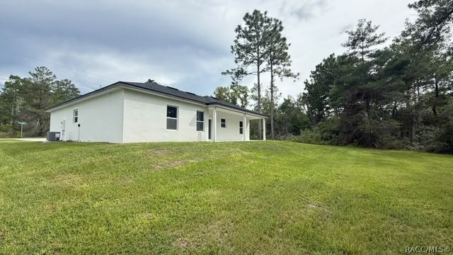 7658 N Voyager Drive, Citrus Springs, FL 34433