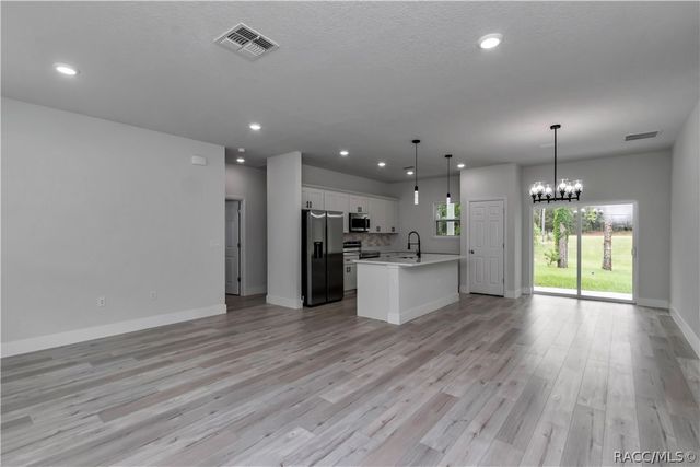 7658 N Voyager Drive, Citrus Springs, FL 34433