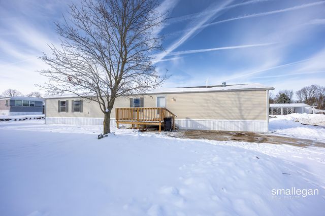 4843 Gretchen Avenue NW, Comstock Park, MI 49321