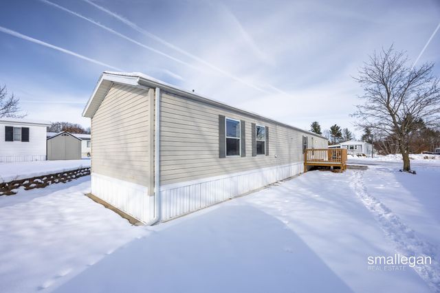 4843 Gretchen Avenue NW, Comstock Park, MI 49321