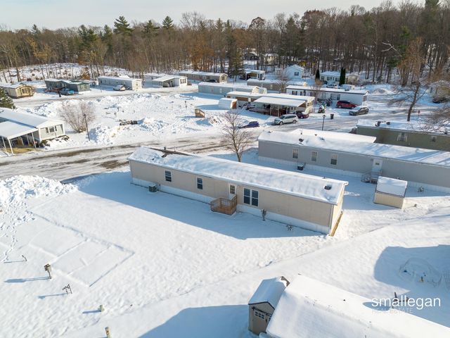 4843 Gretchen Avenue NW, Comstock Park, MI 49321