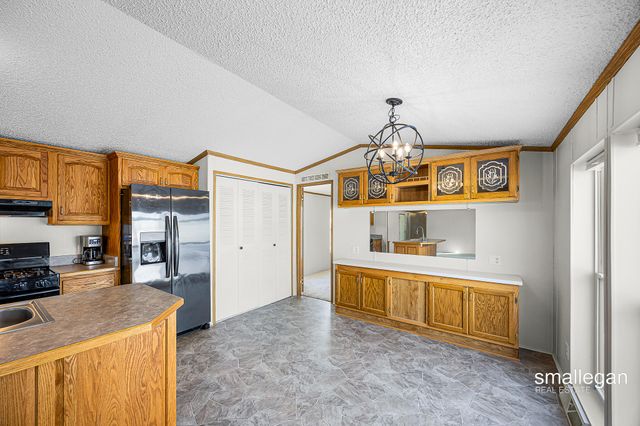 4843 Gretchen Avenue NW, Comstock Park, MI 49321