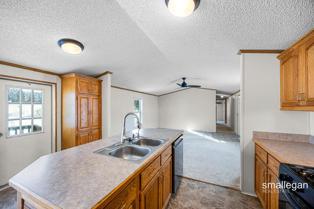 4843 Gretchen Avenue NW, Comstock Park, MI 49321