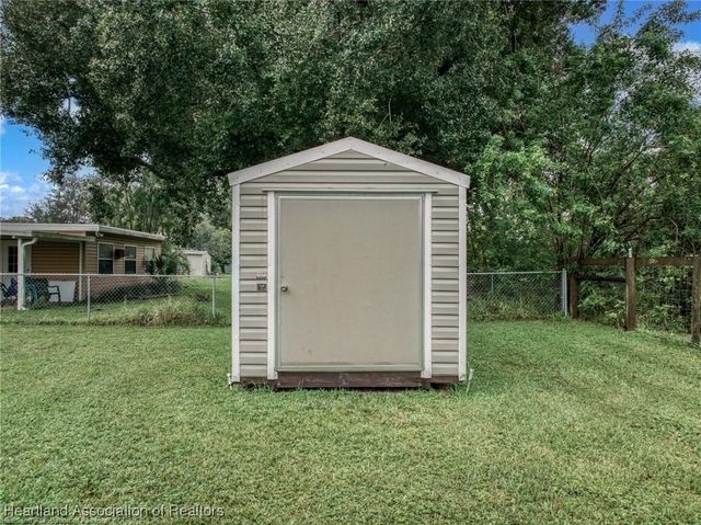703 Lake Betty Drive, Lake Placid, FL 33852