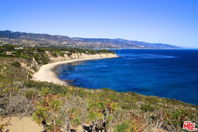 2965 Seabreeze Drive, Malibu, CA 90265