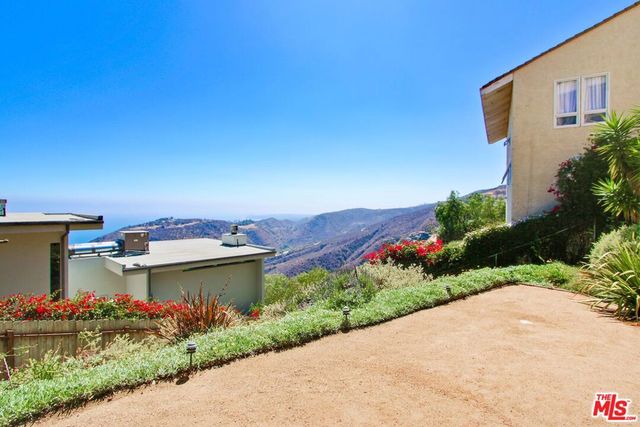 2965 Seabreeze Drive, Malibu, CA 90265