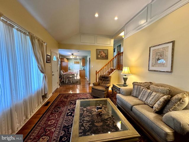 654 CYPRESS RD, Warminster, PA 18974