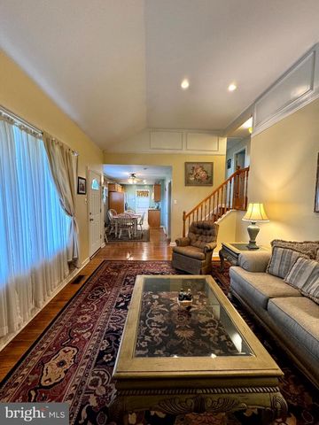 654 CYPRESS RD, Warminster, PA 18974