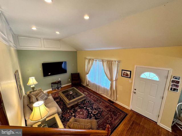 654 CYPRESS RD, Warminster, PA 18974