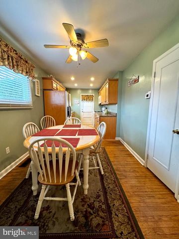 654 CYPRESS RD, Warminster, PA 18974