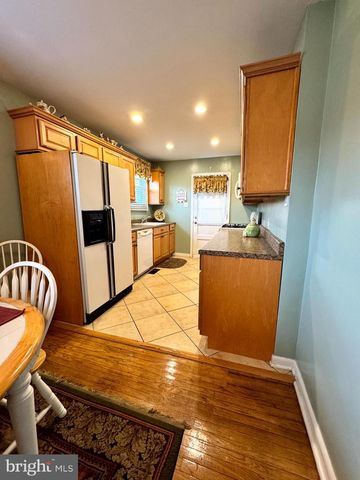 654 CYPRESS RD, Warminster, PA 18974