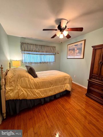 654 CYPRESS RD, Warminster, PA 18974