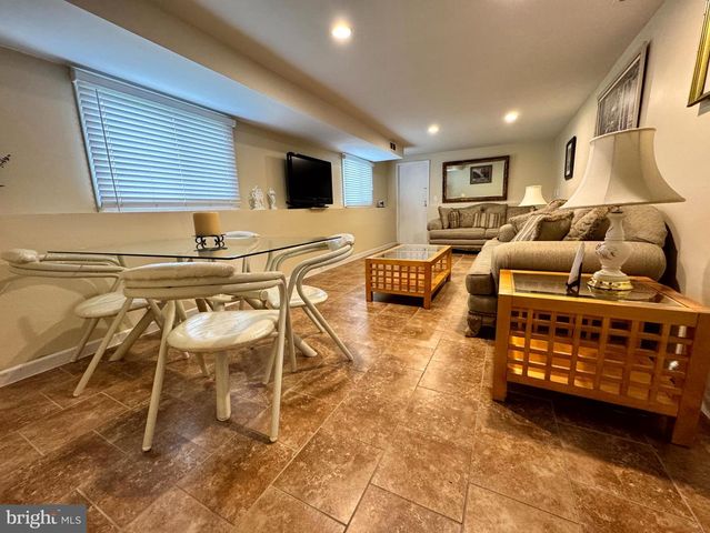 654 CYPRESS RD, Warminster, PA 18974