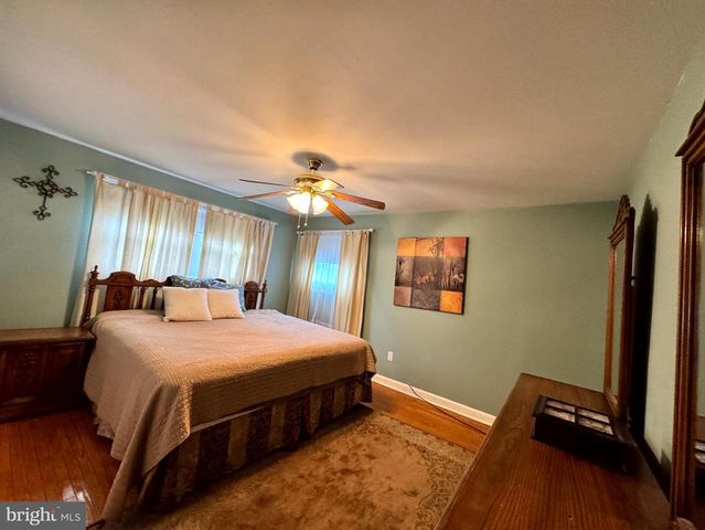 654 CYPRESS RD, Warminster, PA 18974