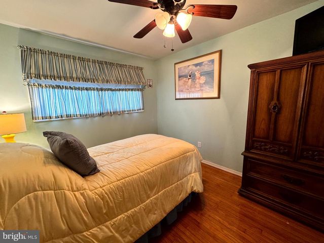 654 CYPRESS RD, Warminster, PA 18974